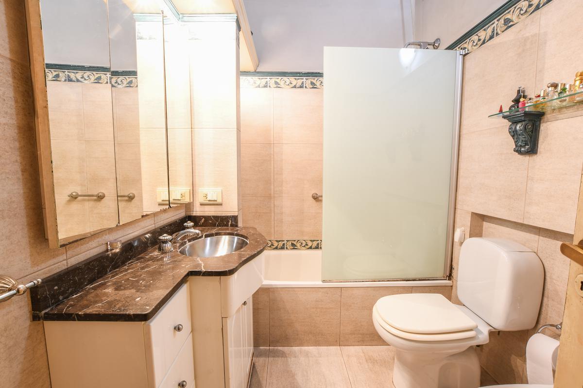 Casa Planta Alta Venta Tres Dorm. con Terraza Parrillero Microcentro Rosario 3
