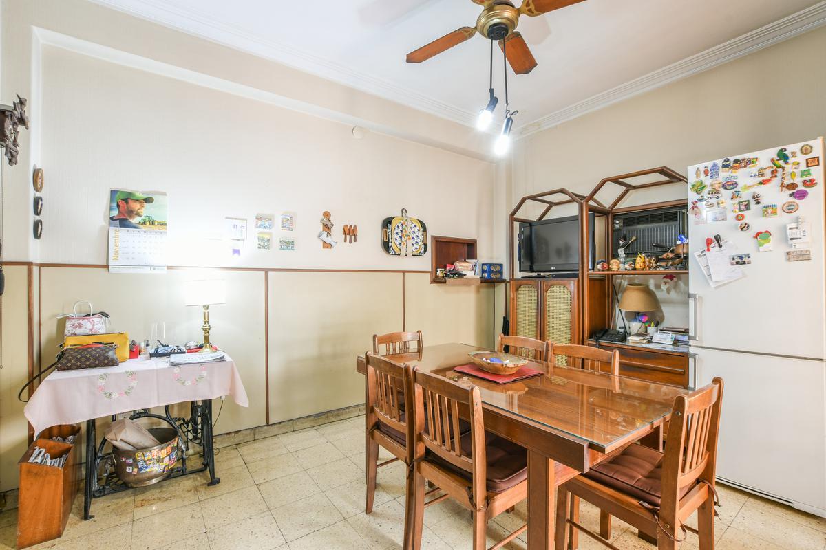 Casa Planta Alta Venta Tres Dorm. con Terraza Parrillero Microcentro Rosario 2