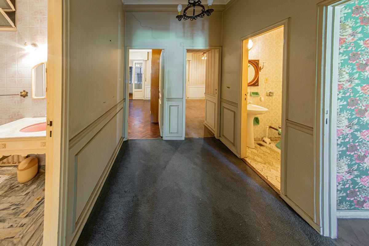 DEPARTAMENTO A REFACCIONAR VENTA SEMIPISO 3 DORMITORIOS FRENTE A PLAZA SAN MARTIN CENTRO ROSARIO