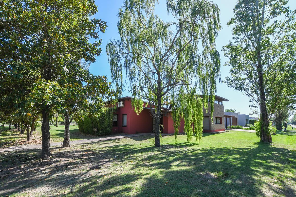 Casa Venta 3 Dorm. Piscina Los Álamos Club de Campo Ibarlucea 5