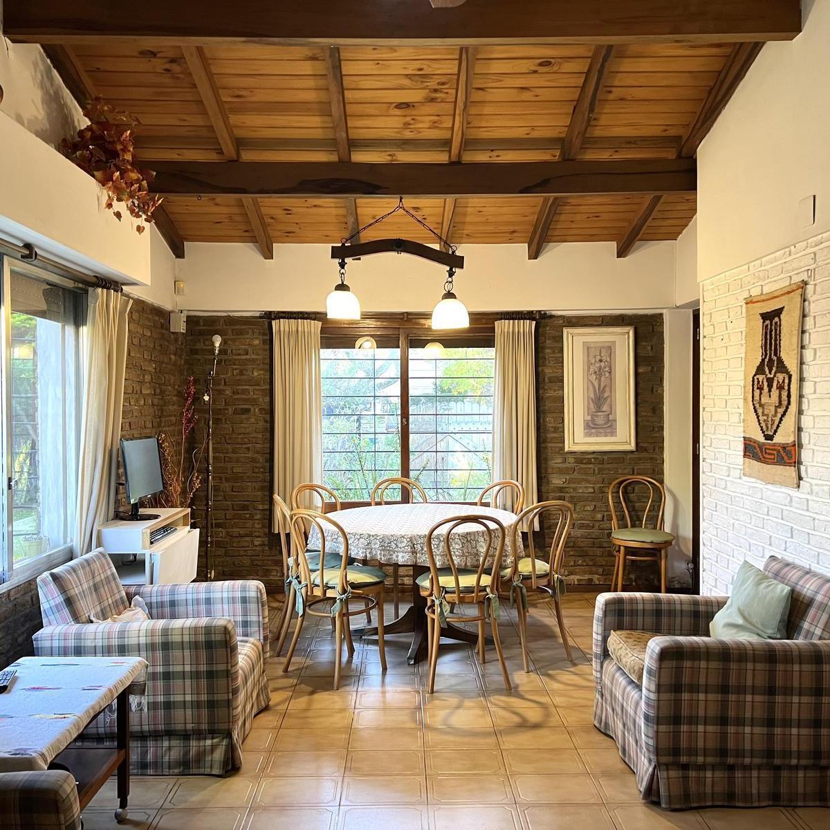 Casa Venta Fisherton Rosario Morrison Al 7800 Pileta Quincho Abierto Parrillero Jardin 1