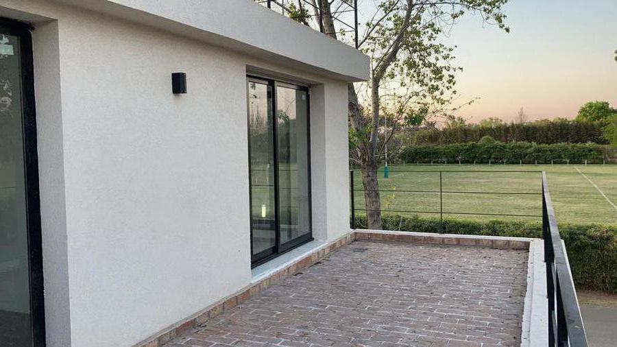 Casa 4 Dorm. a Estrenar en Venta Fisherton Country Los Pasos 1 Barrio Privado Pileta 4