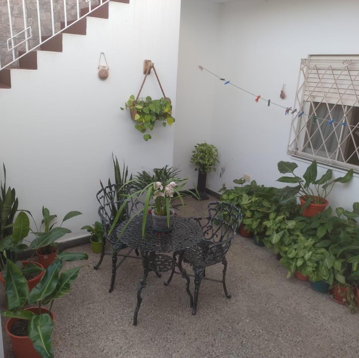 Casa de 3 Dorm. con Jardin y Quincho 1