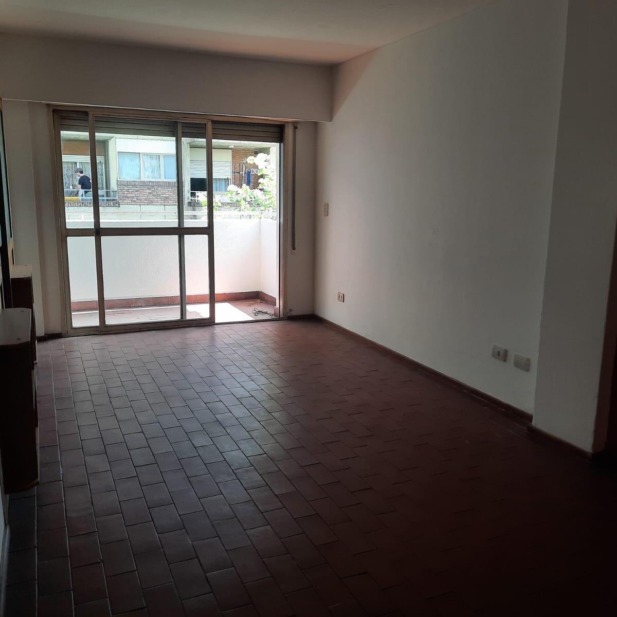 Foto de DEPARTAMENTO VENTA UN DORMITORIO AMPLIO BALCON AL FRENTE Y CONTRAFRENTE, imagen 2