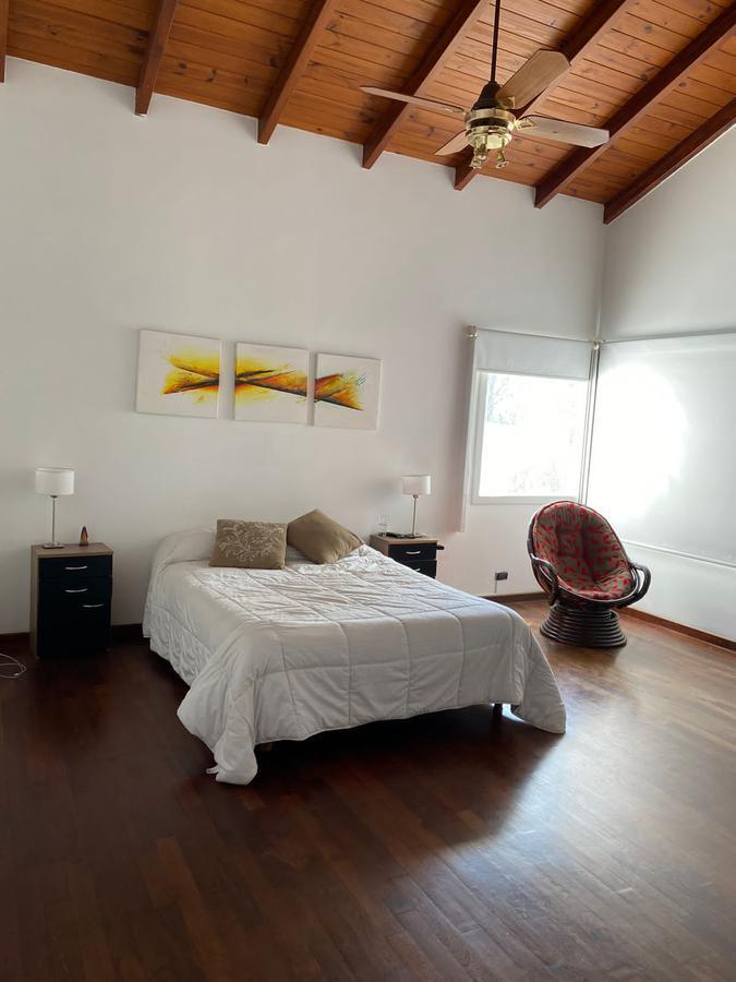 Casa en Venta - Barrio Country Golf 4 Dorm. - Fisherton 2
