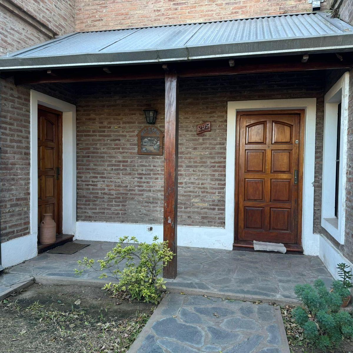 Casa Venta 3 Dorm. Escritorio Jardin Piscina Fisherton Rosario 2