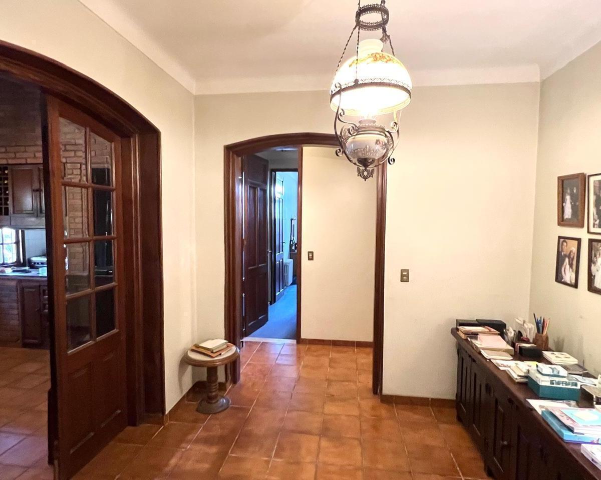 Casa en Venta Fisherton 5 Dorm. 3