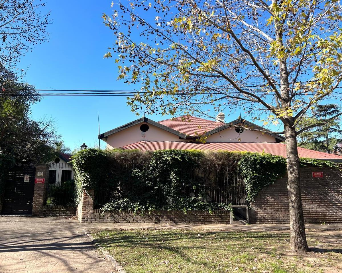 Casa en Venta Fisherton 5 Dorm. 5