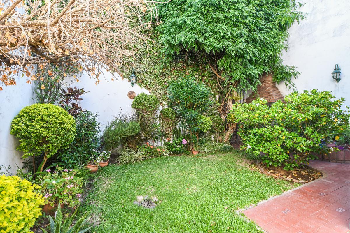 Foto de Casa de 4 dormitorios en venta patio parrillero cochera Pichincha Centro, imagen 3