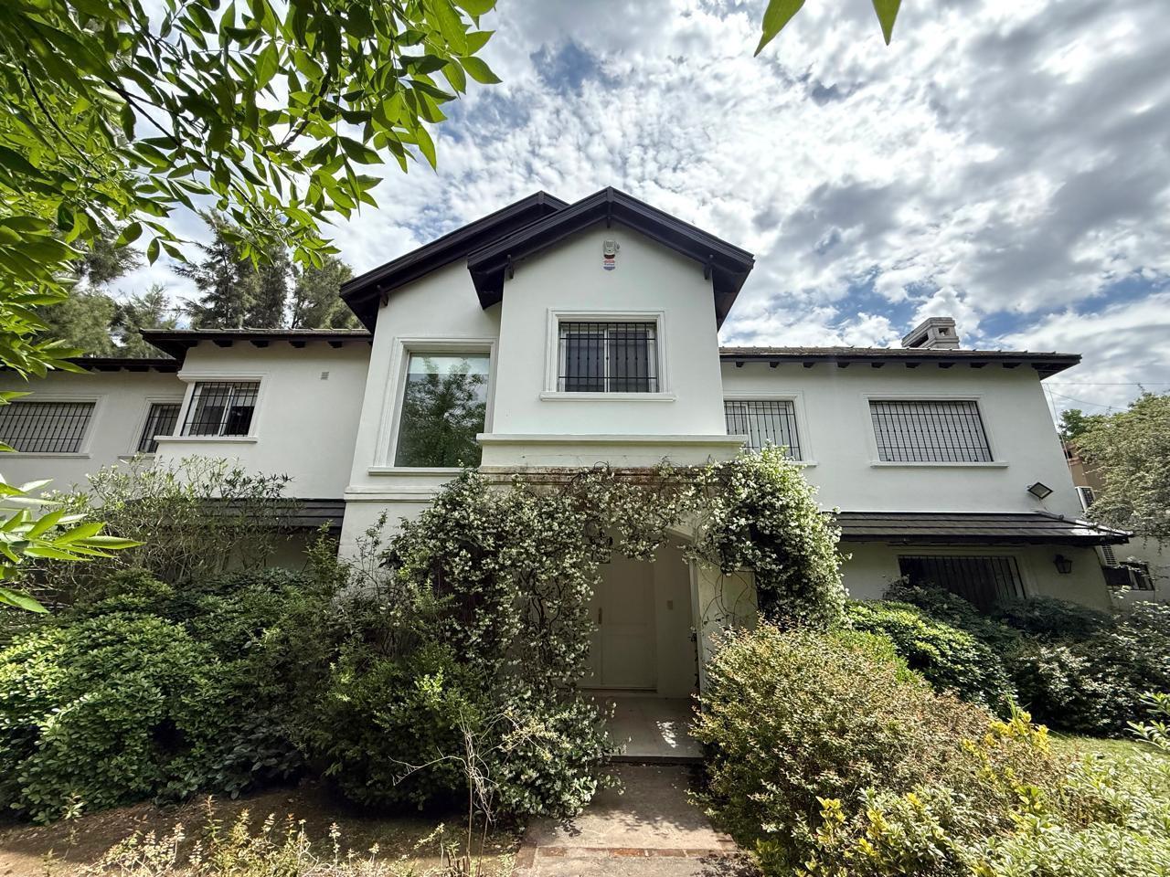 Casa 5 dormitorios - Aldea Fisherton - Pileta