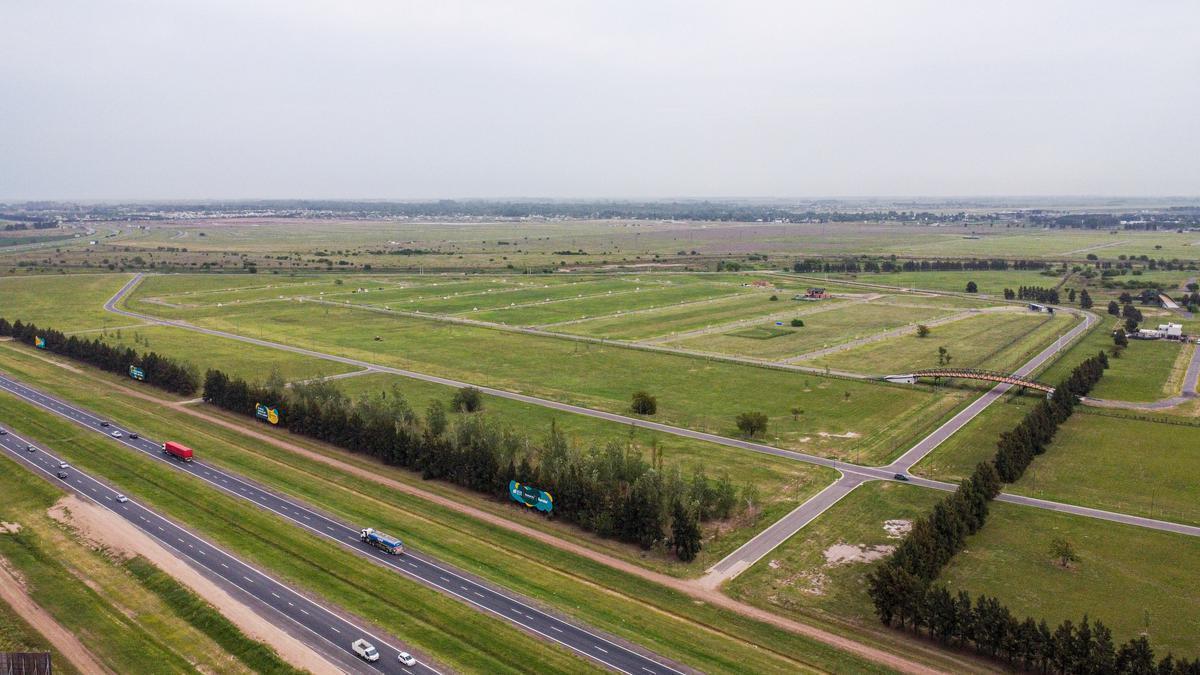 TERRENO 830 Mts2 ESQUINA COUNTRY LOS PASOS III FISHERTON ROSARIO
