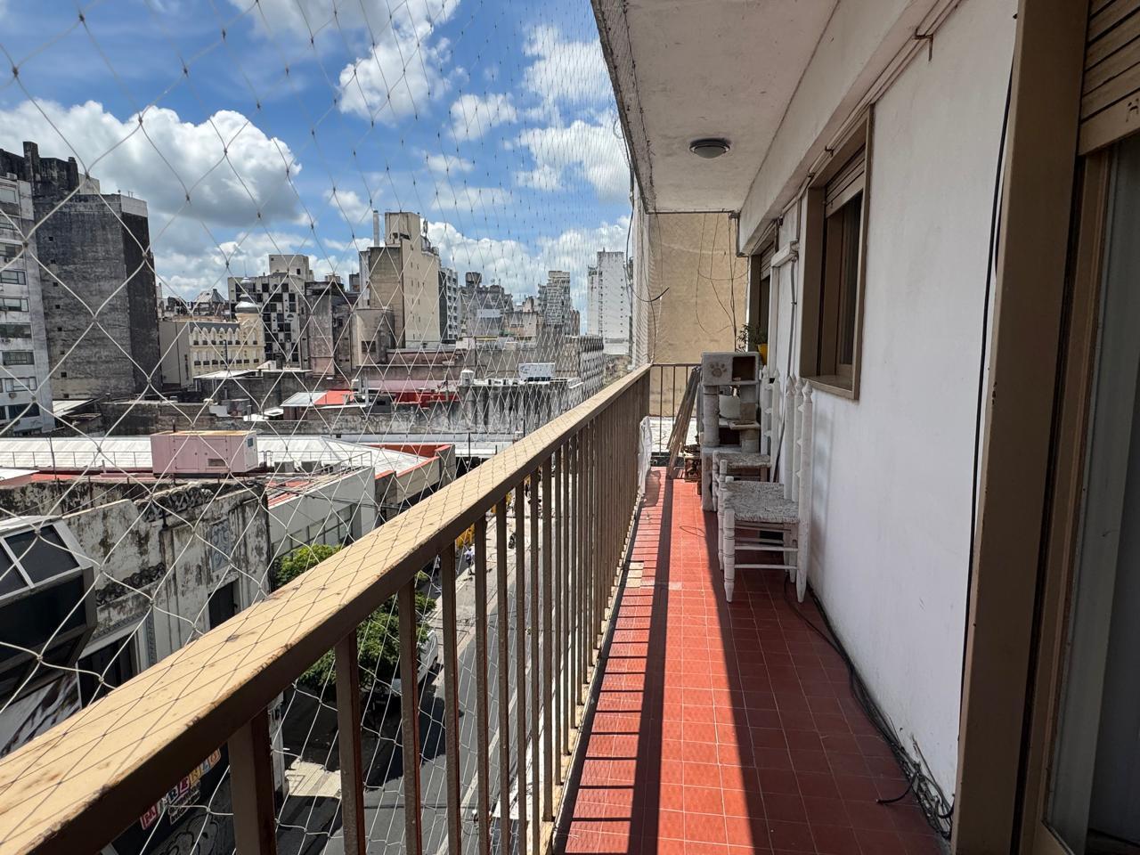 DEPARTAMENTO VENTA TRES DORMITORIOS BALCON CORRIDO AL FRENTE MICROCENTRO ROSARIO