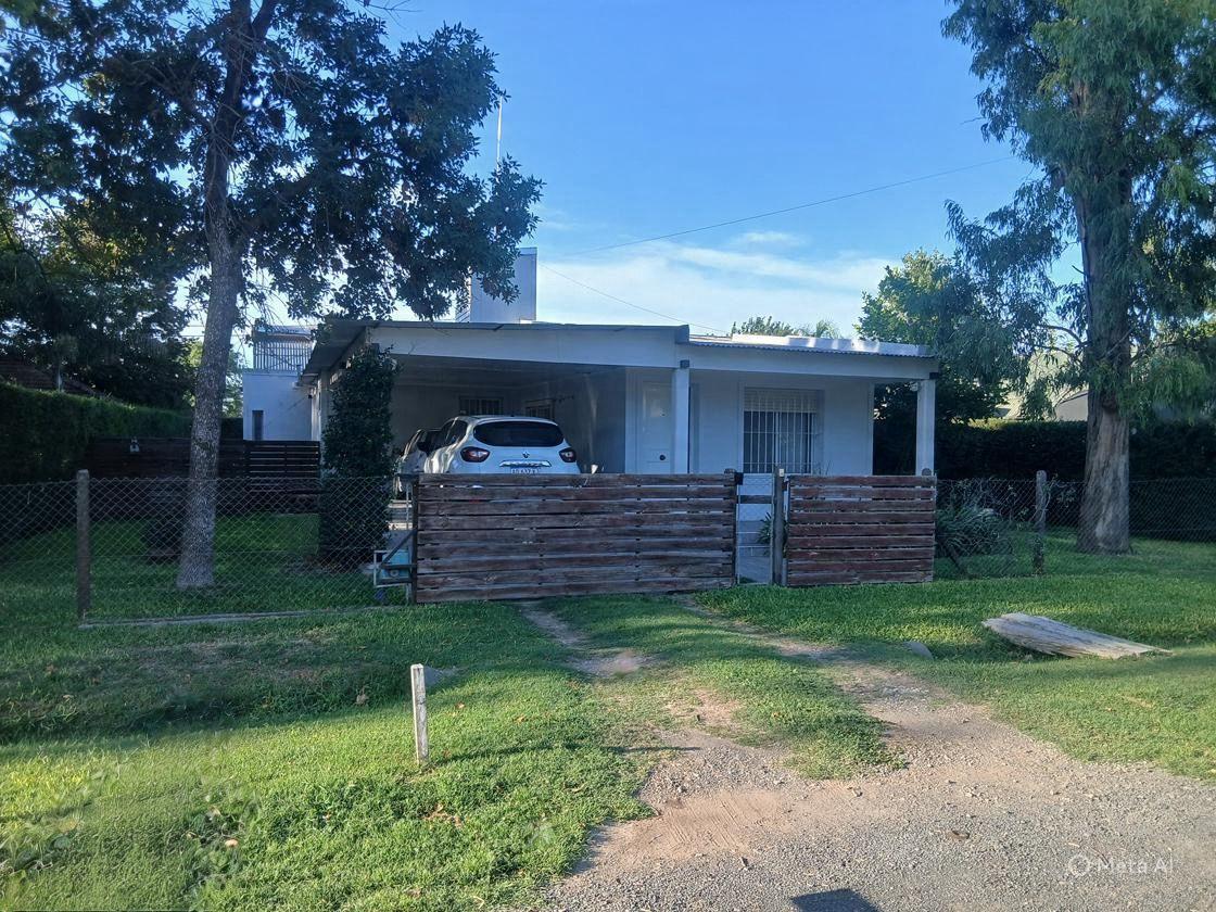 CASA VENTA TRES DORMITORIOS JARDIN PISCINA LOGARITMO IBARLUCEA ROSARIO