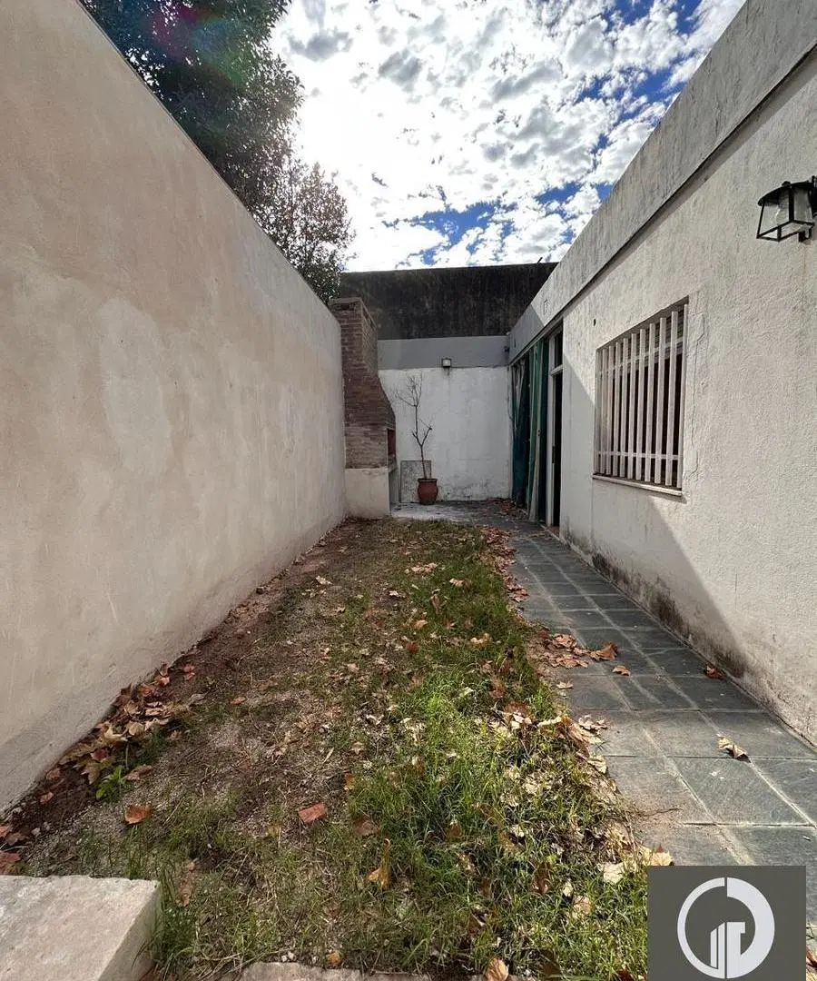 Casa en Venta en Granadero Baigorria 2 Dormitorios patio y cochera 5