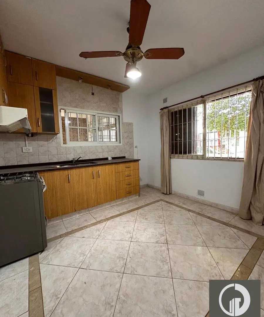 Casa en Venta en Granadero Baigorria 2 Dormitorios patio y cochera 4