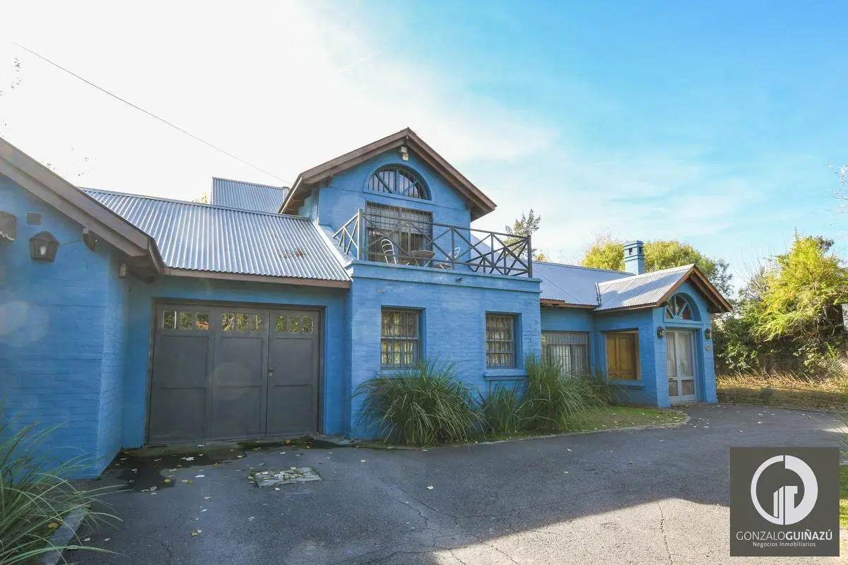 Casa de 4 dormitorios en venta con pileta en Aldea 4