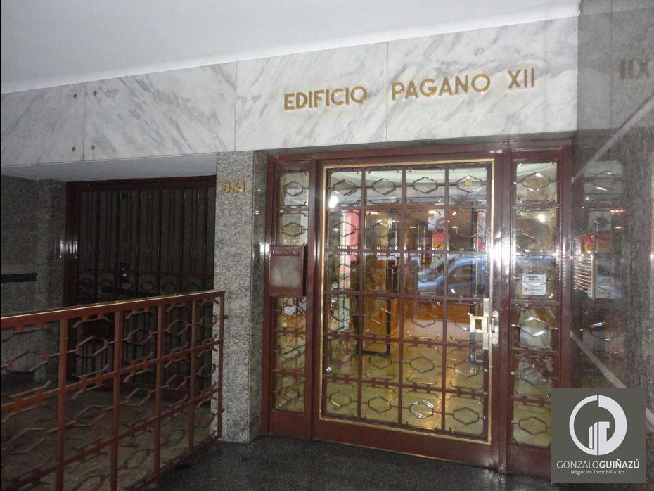 Departamento en Venta cuatro Dormitorios y Cochera. Centro