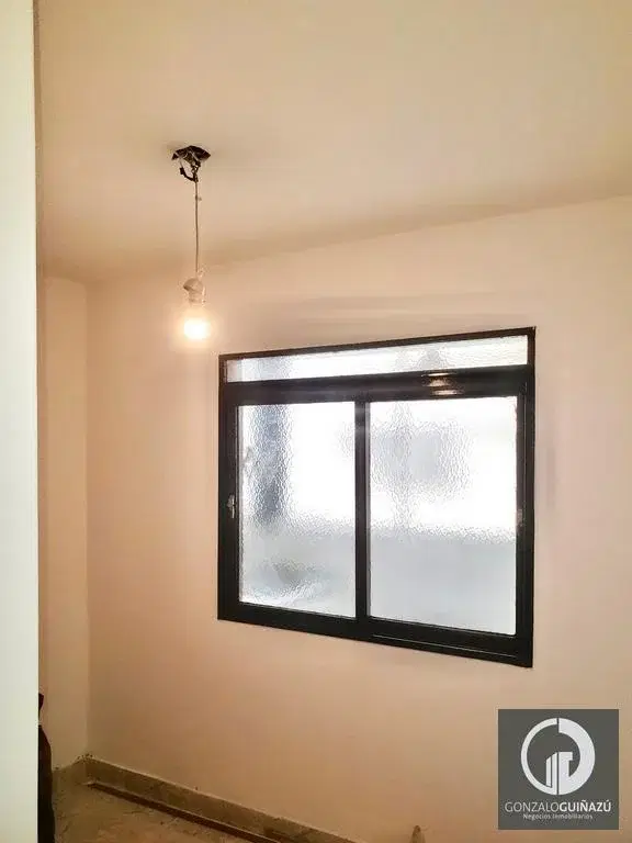 Departamento en Venta cuatro Dormitorios y Cochera. Centro 3