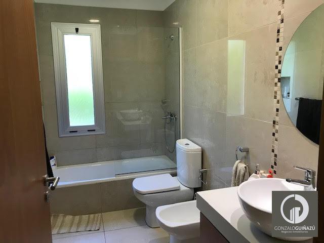 Foto de ALQUILER PERMANENTE AMUEBLADO - Casa 4 Dormitorios - Barrio Puerto Roldan - Pileta -, imagen 4