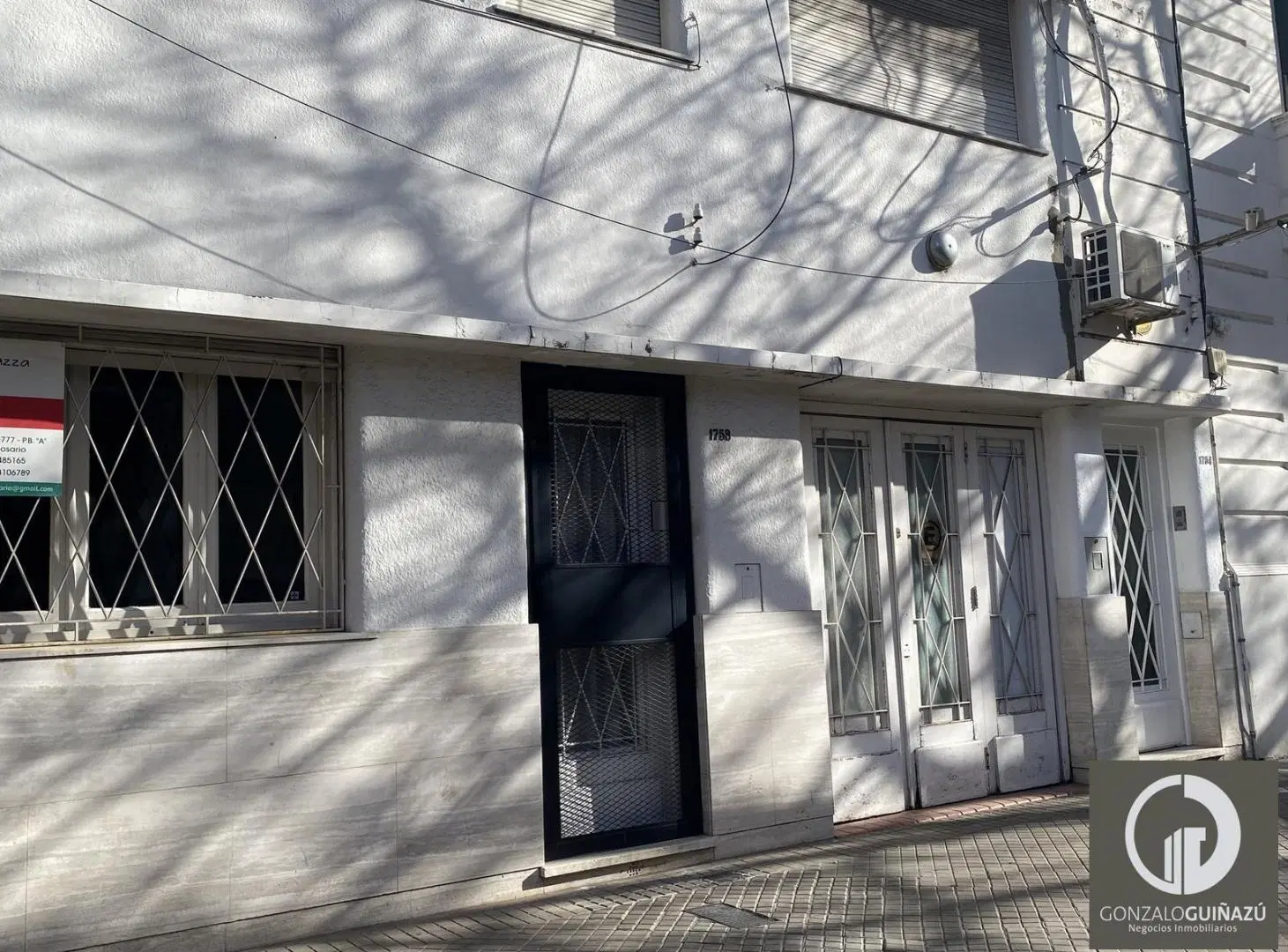Casa Tres Dormitorios Tres Baños, Cochera en Centro 1