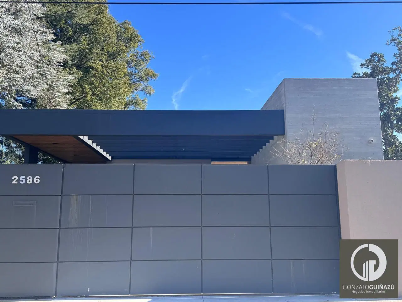 CASA DOS DORMITORIOS JARDIN PISCINA FUNES 4