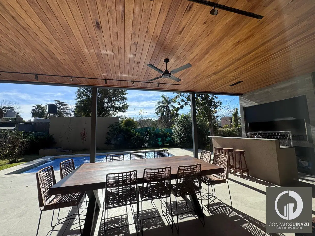 CASA DOS DORMITORIOS JARDIN PISCINA FUNES 8