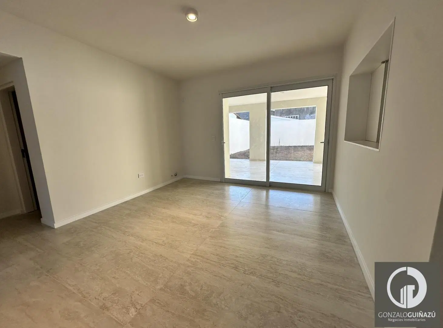 Casa en VENTA A ESTRENAR 3 DORMITORIOS CON COCHERA 5