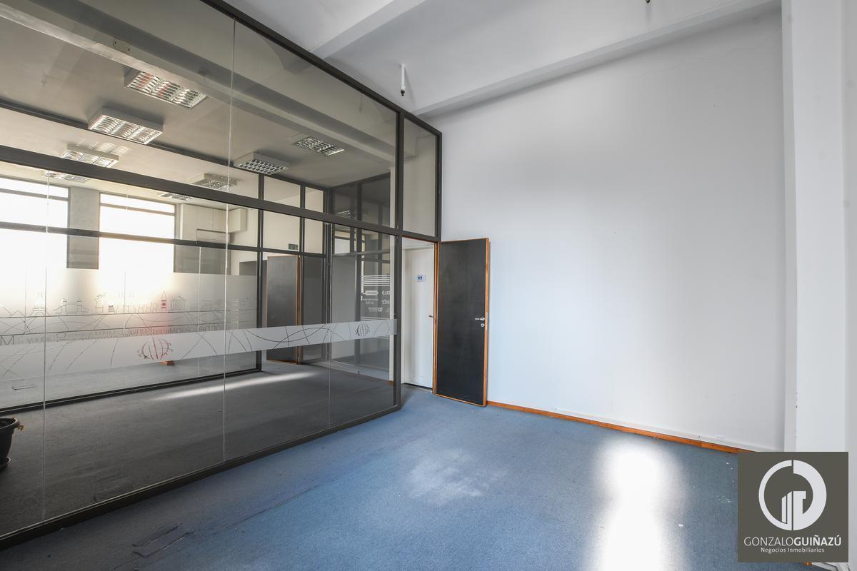 Foto de Oficina amplia en alquiler y venta Categoría Microcentro, imagen 5