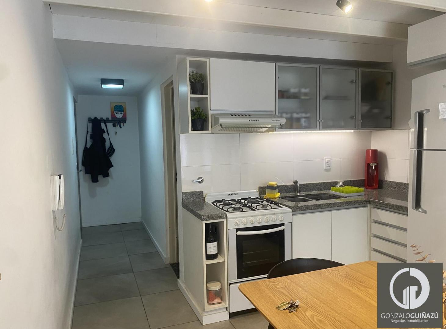 Foto de Dúplex con Patio y Cochera. 1 dormitorio en Venta Barrio Martin, imagen 3