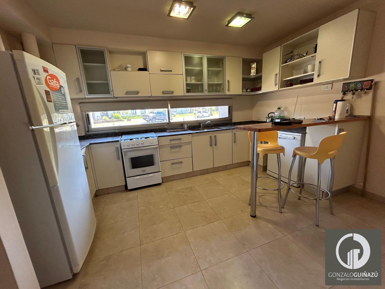 Foto de Casa en Venta , 3 Dormitorios, imagen 2
