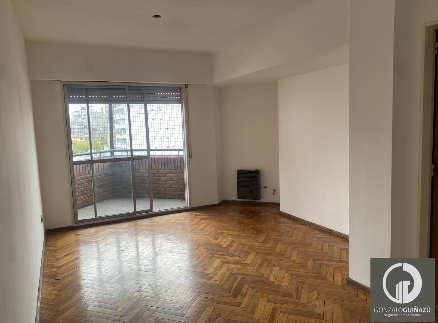Foto de Departamento Dos Dormitorios Balcón centro, imagen 2