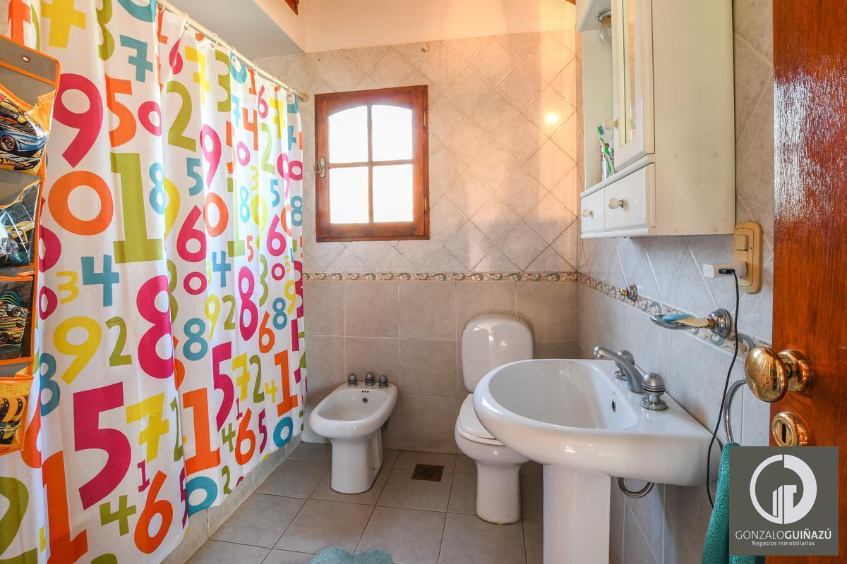 Foto de CASA ALQUILER 3 DORMITORIOS JARDIN QUINCHO PISCINA FISHERTON ROSARIO, imagen 2
