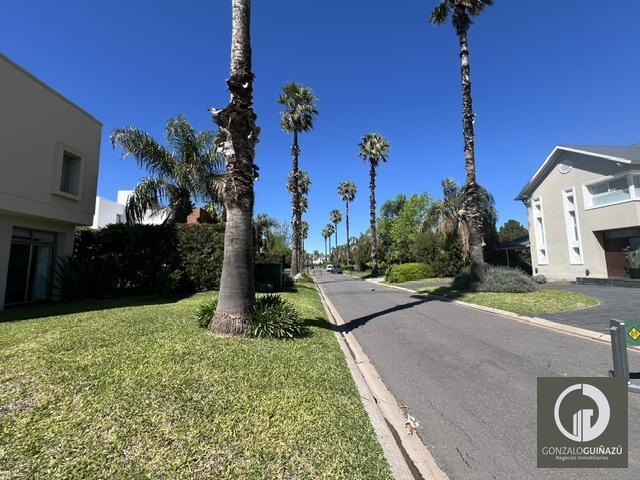 Foto de Casa 4 Dormitorios en Venta , San Marino Funes Hills, imagen 4