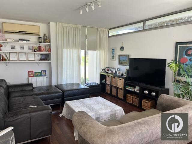 Foto de Casa 4 Dormitorios en Venta , San Marino Funes Hills, imagen 5
