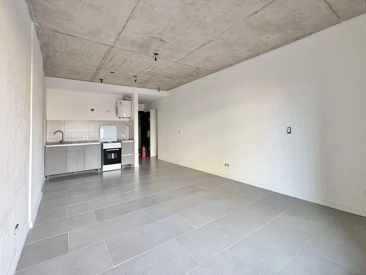 VENTA MONOAMBIENTE P. PATRICIOS BALCÓN FRENTE 2