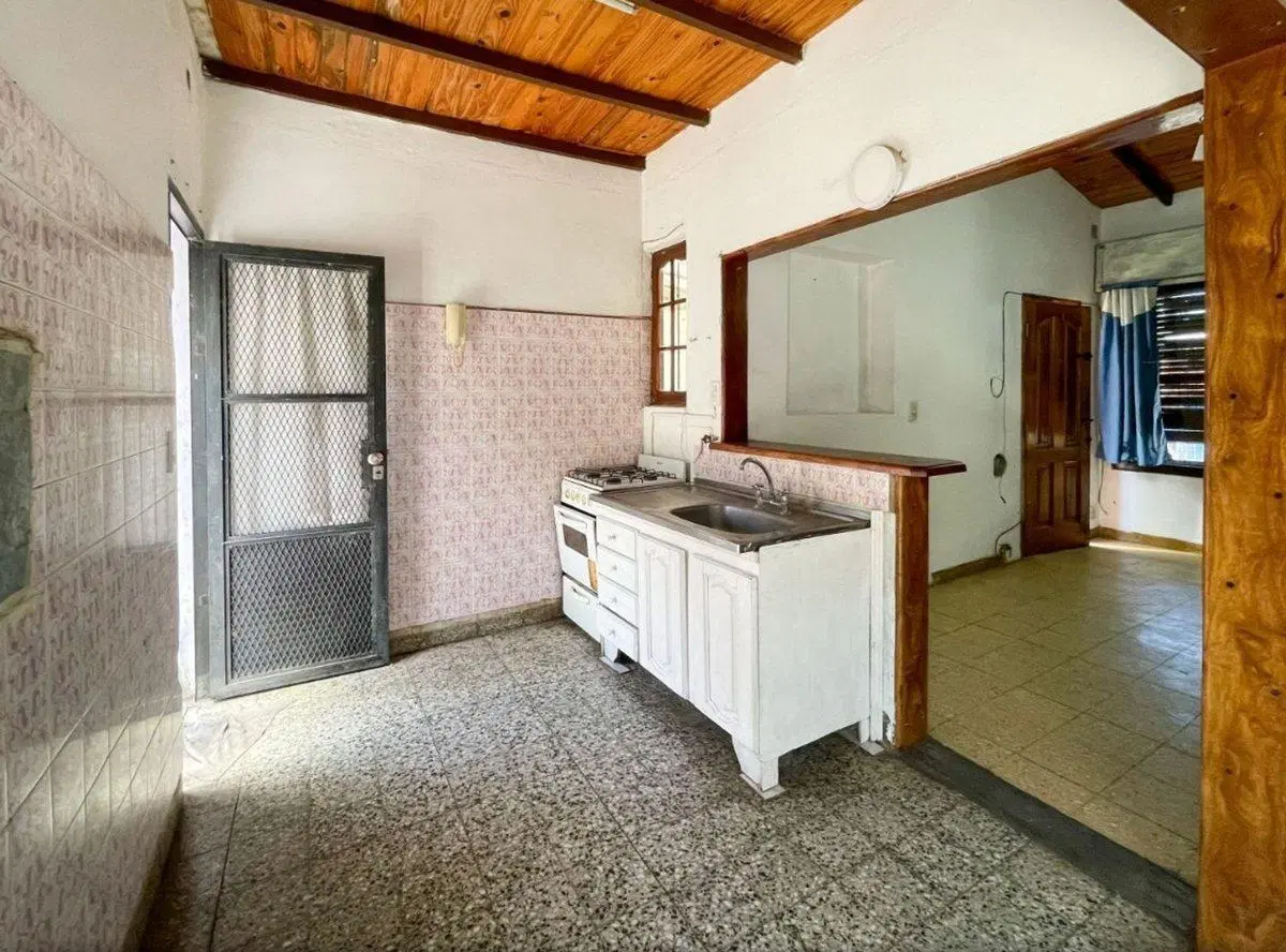 Casa 3 Amb c/Parque-Quincho Apta Crédito Fcio Vare 2