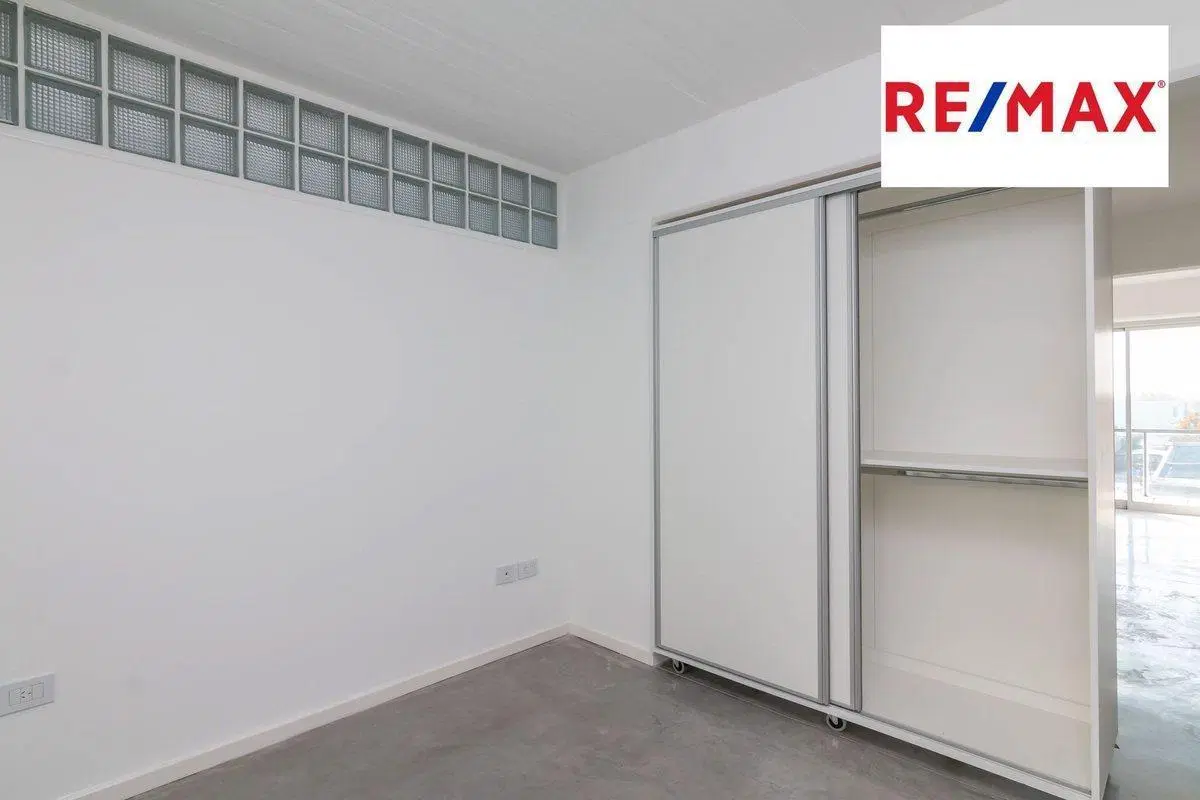 Departamento con cochera en venta en Saenz Peña 4