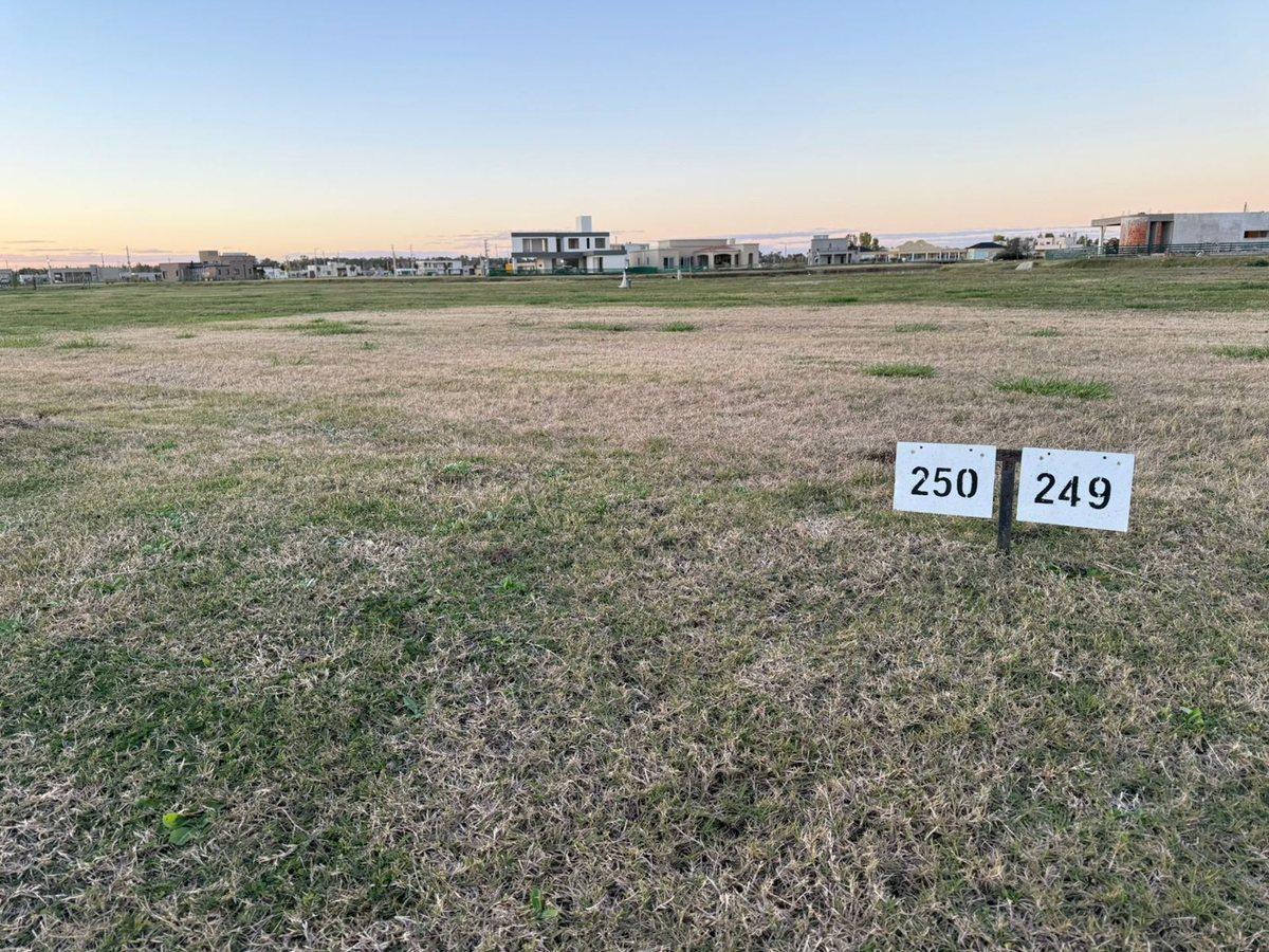 LOTE DE 624 M2 BARRIO CERRADO FINCA DE SAN VICENTE