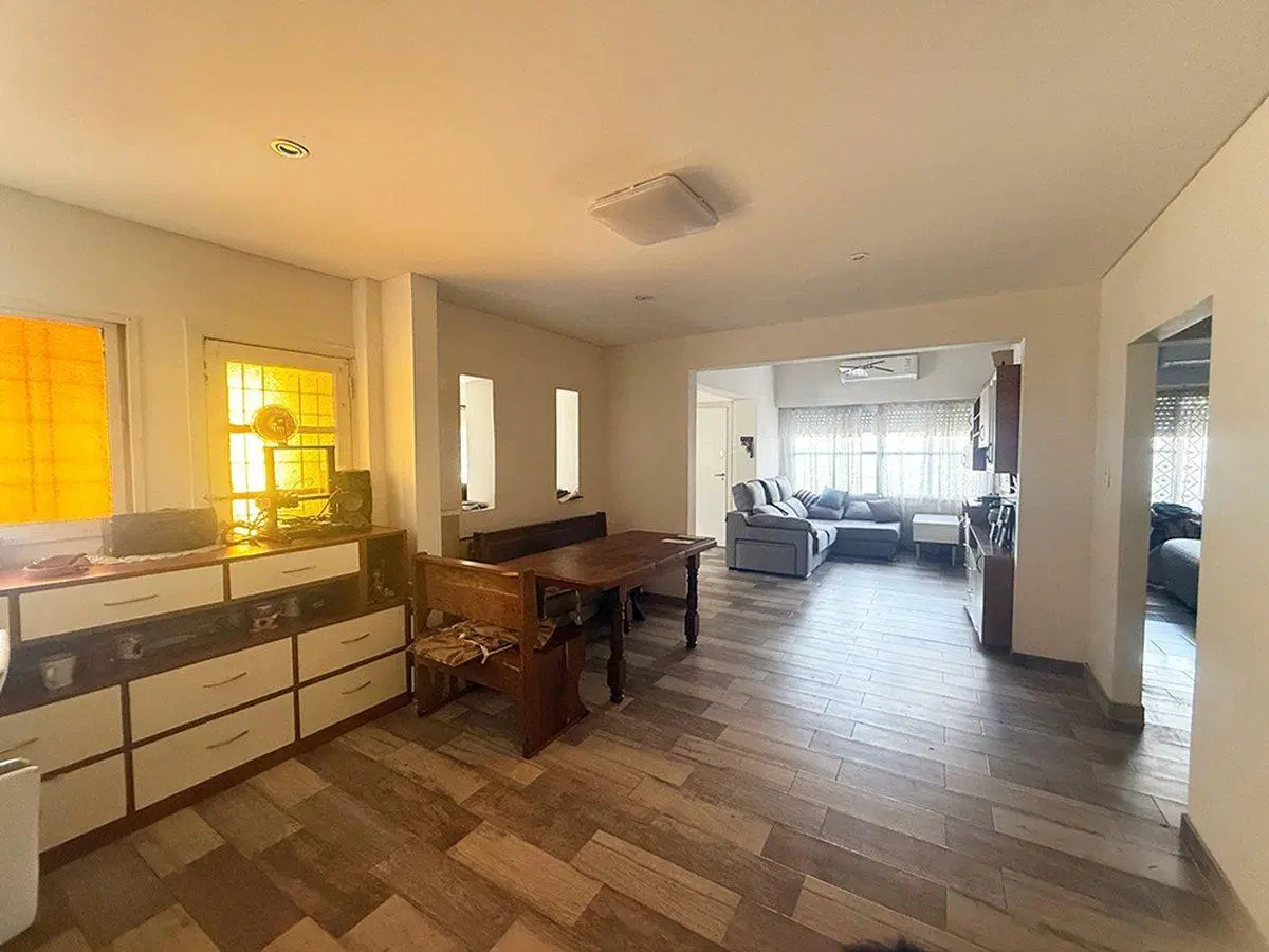 CASA EN VENTA RECICLADA A NVA SARANDI AVELLANEDA 4