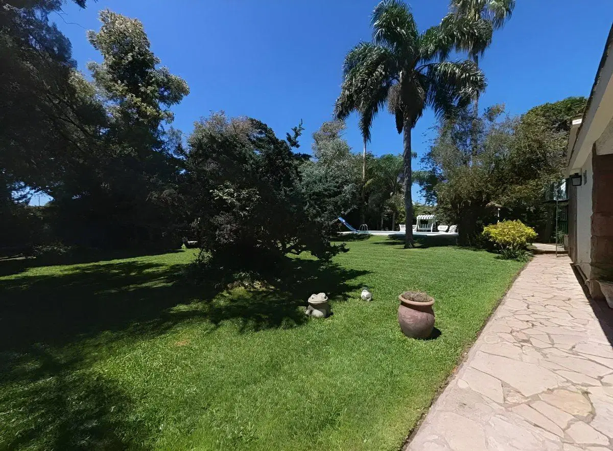 Venta casa quinta Francisco Alvarez parque pileta. 5