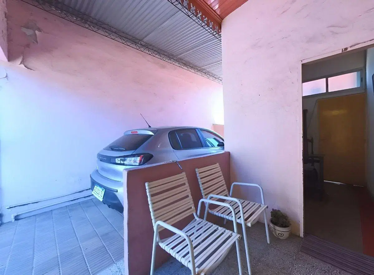Venta casa 5 ambientes Moron centro parque cochera 2