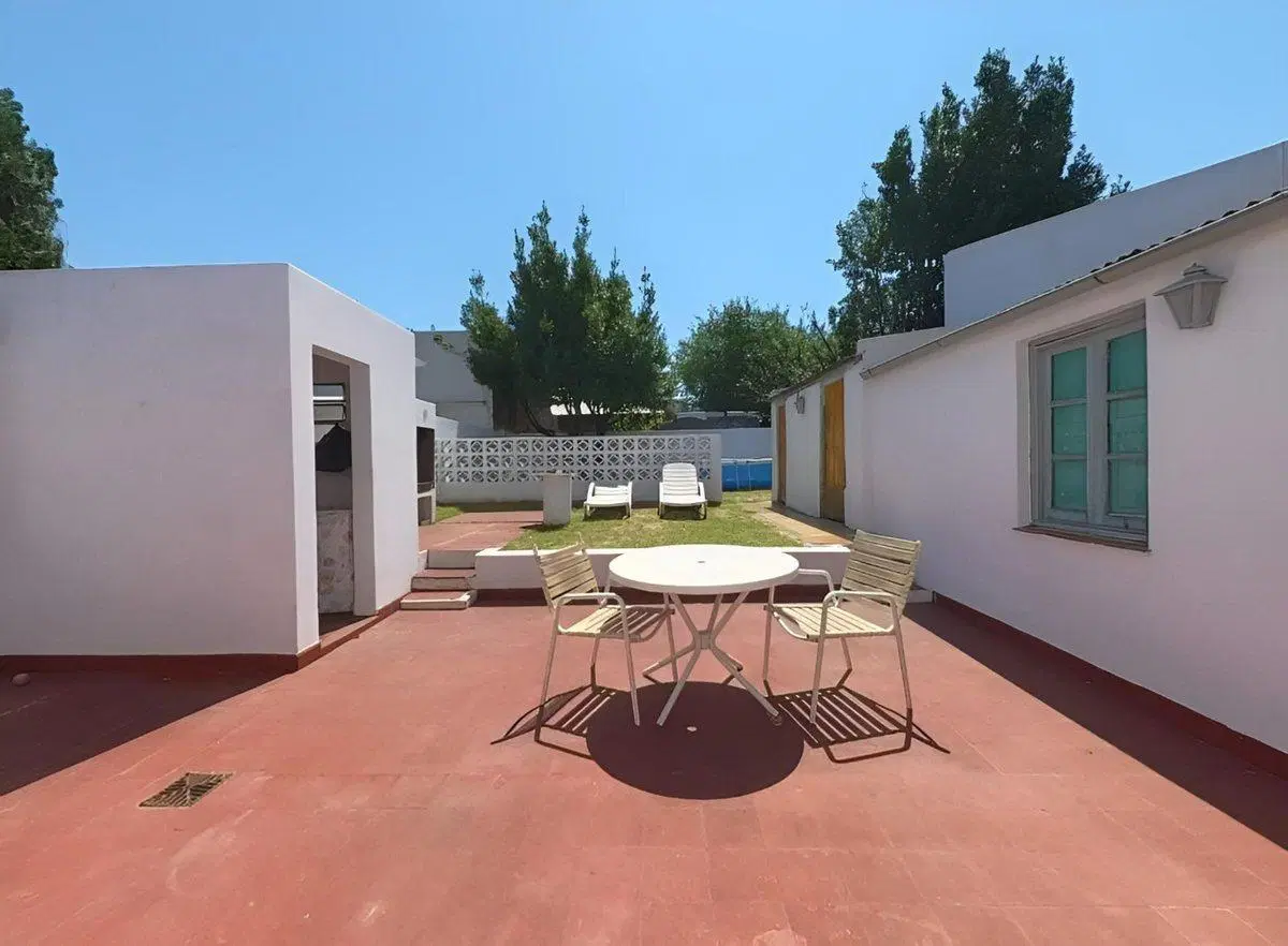 Venta casa 5 ambientes Moron centro parque cochera 3