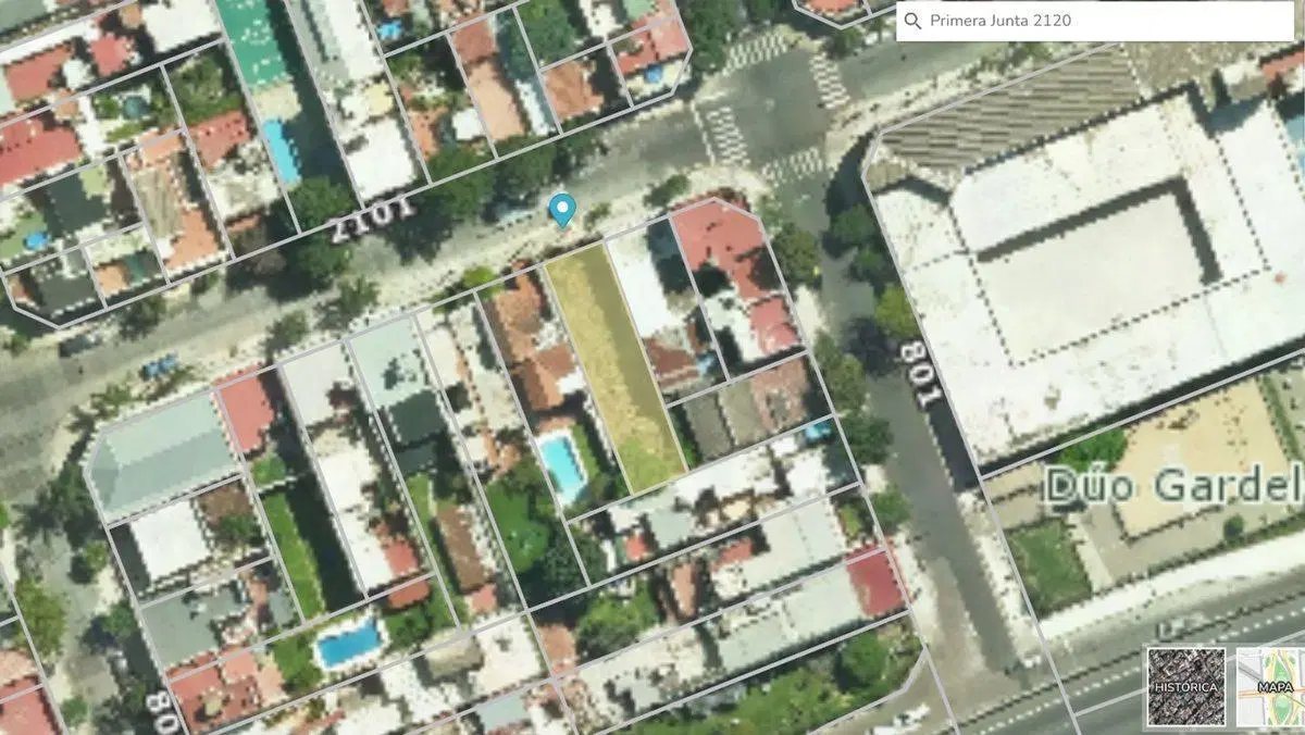 LOTE EN VENTA 1281 M2 VENDIBLES EN FLORES 2