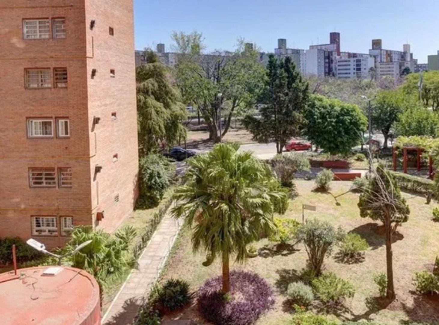 Dpto. 4 ambientes LUGANO CABA con balcón frente