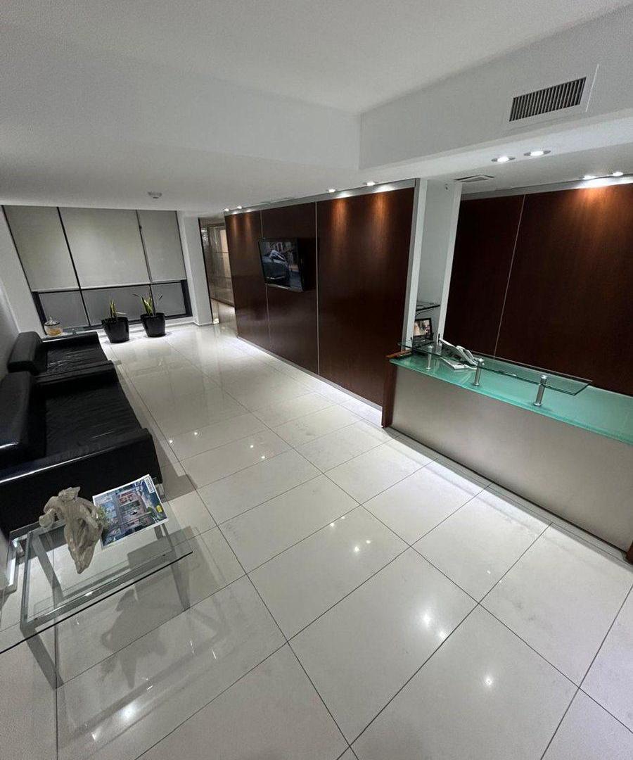 Oficina PREMIUM-Venta-2 Cocheras, Impecable-Centro