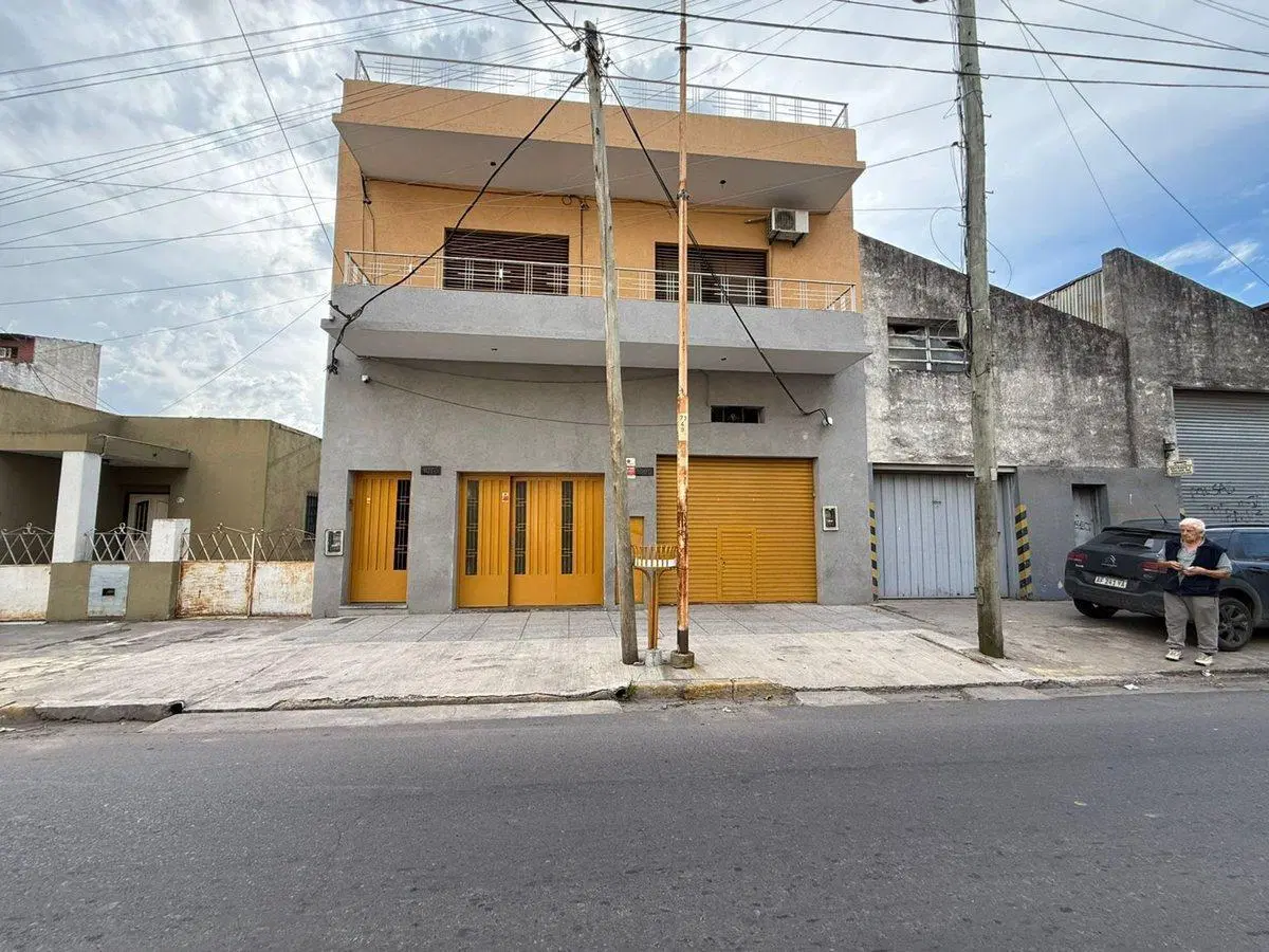 CASA 5 AMB VILLA MADERO MAS  GALPON Y COCHERA 3