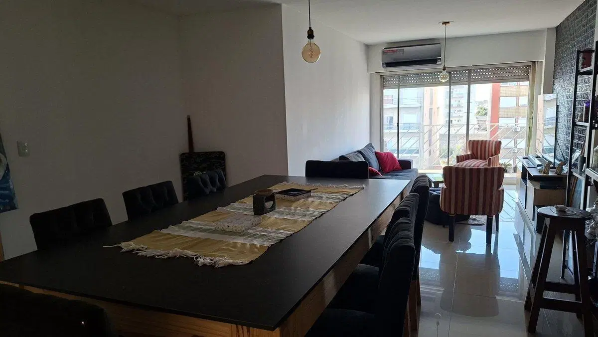 Venta  Departamento 4 ambientes sobre Av. Mitre 4