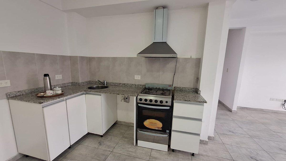 Foto de VENTA DEPTO 4 AMB,WILDE,AVELLANEDA BALCON, COCHERA, imagen 2