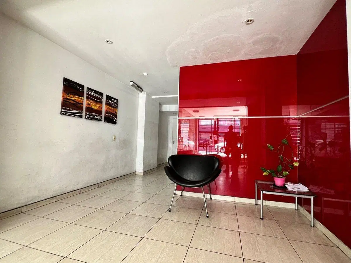 Venta monoambiente Parque Patricios con balcón 5
