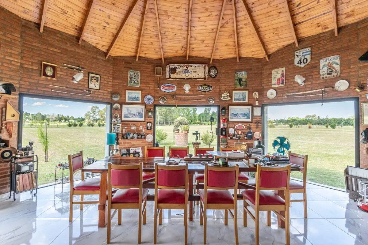 Venta casa 5 ambientes con pileta en La Macarena 5